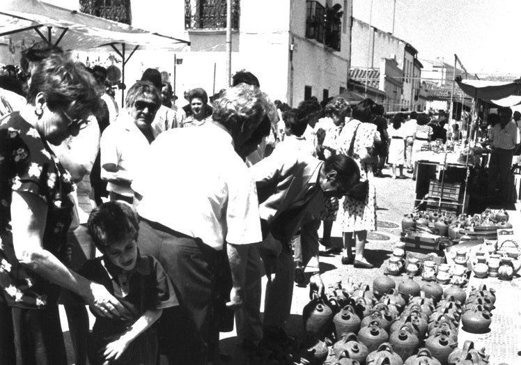 Mercado de alfarería de Tejares.