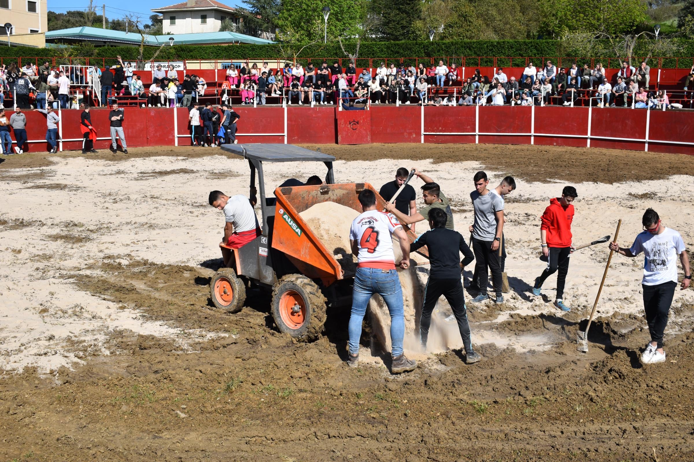 Las vaquillas triunfan y llenan Vega de Tirados