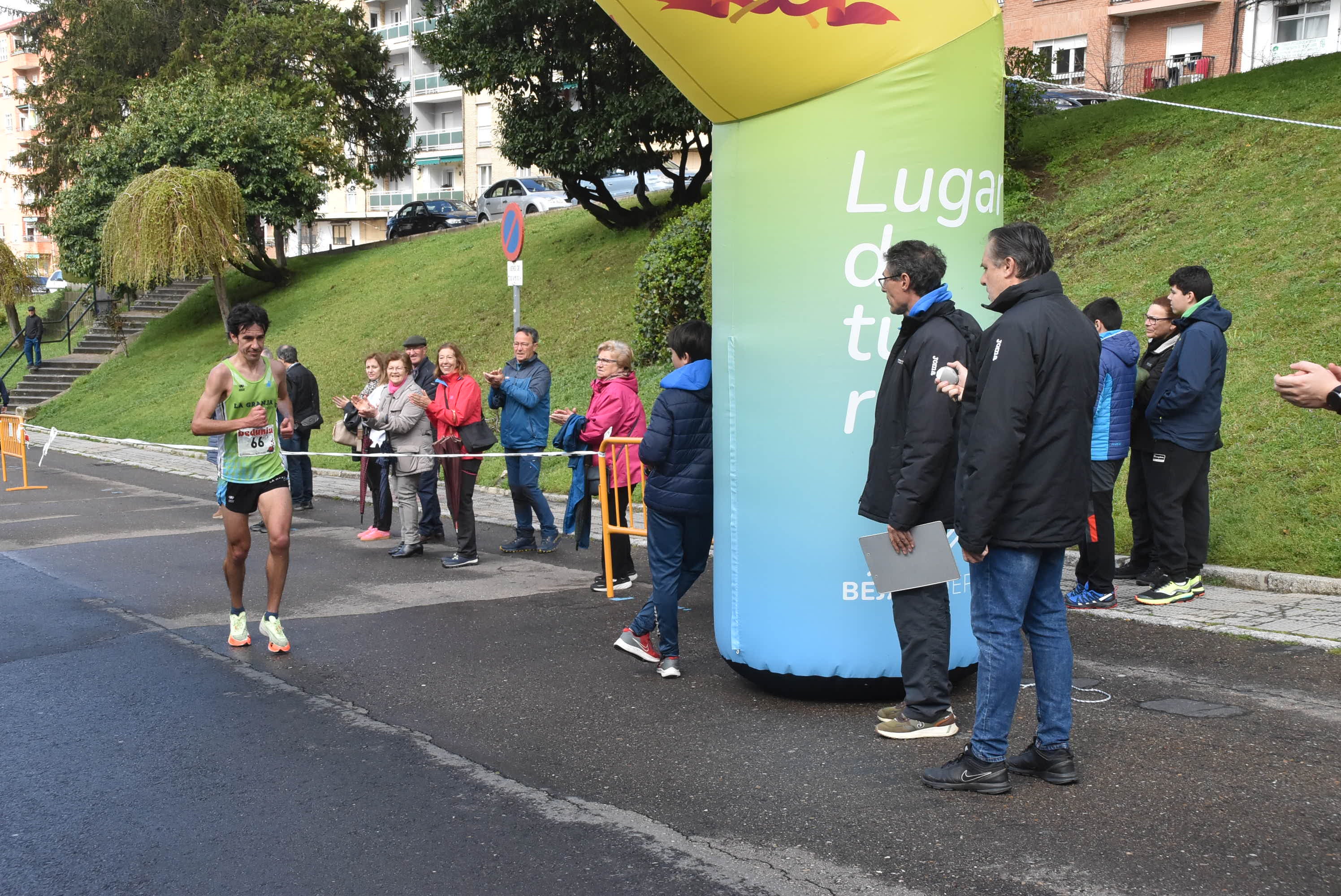 Dani Sanz y Ester Rodríguez ganan la Medio Maratón de Béjar