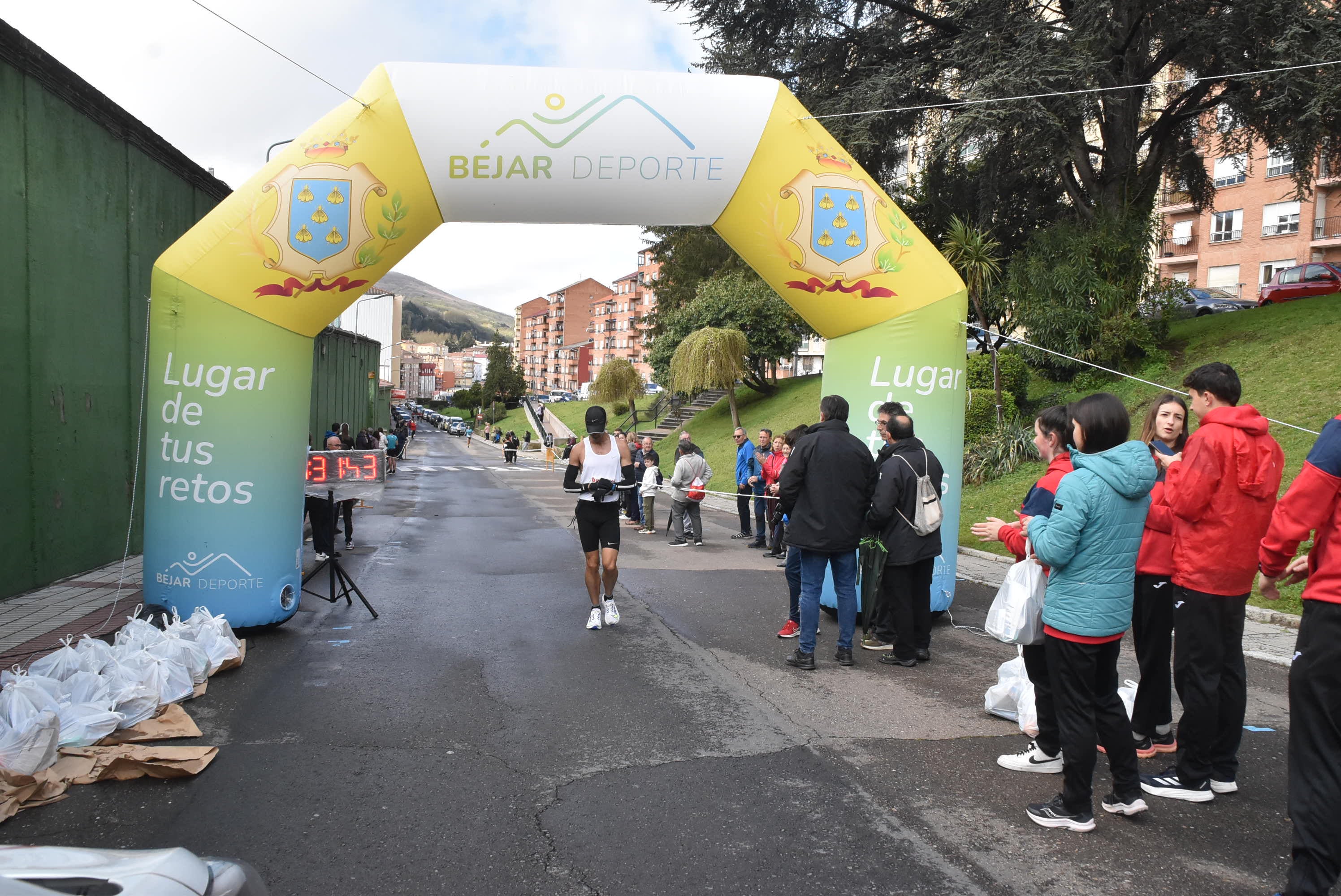 Dani Sanz y Ester Rodríguez ganan la Medio Maratón de Béjar