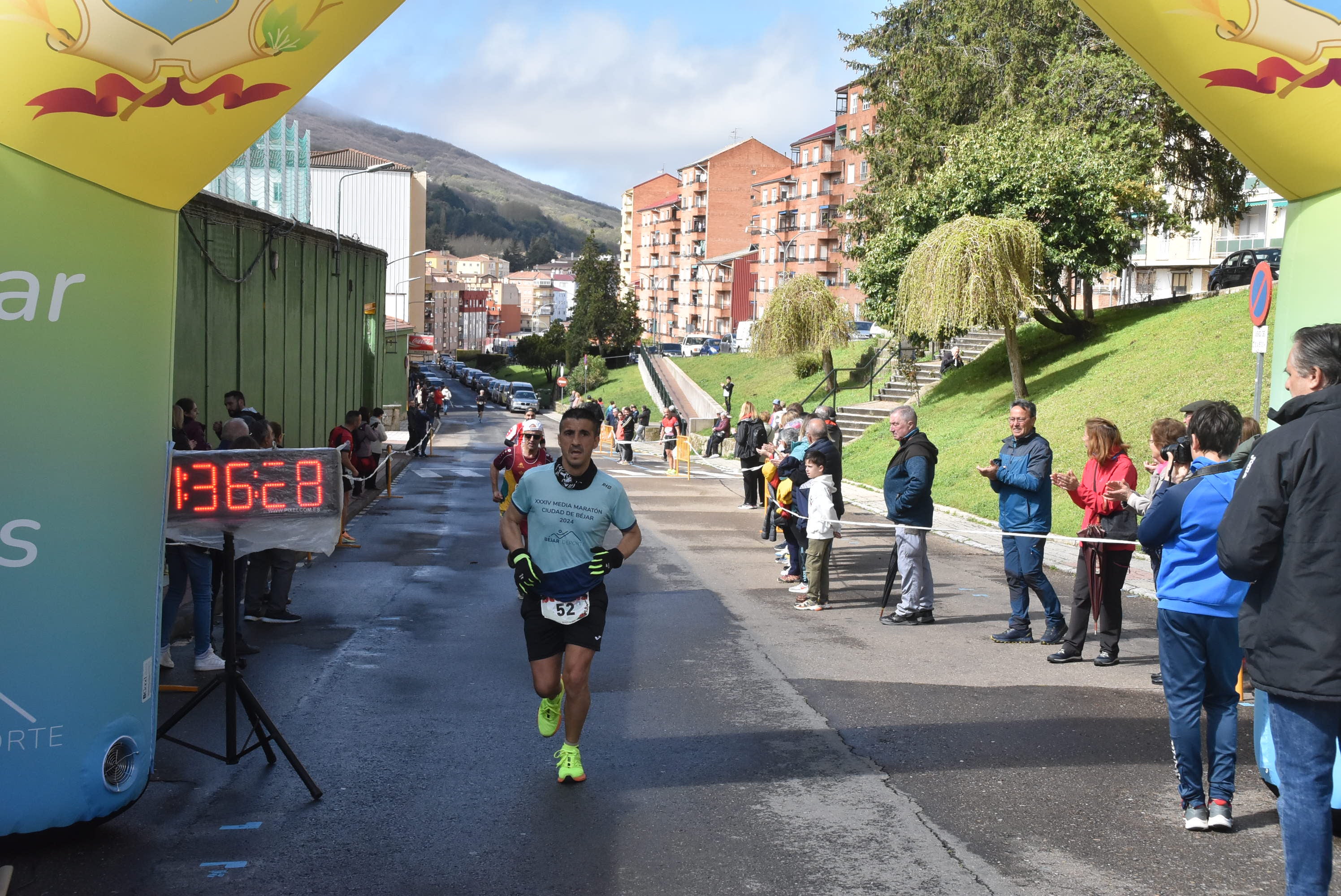 Dani Sanz y Ester Rodríguez ganan la Medio Maratón de Béjar