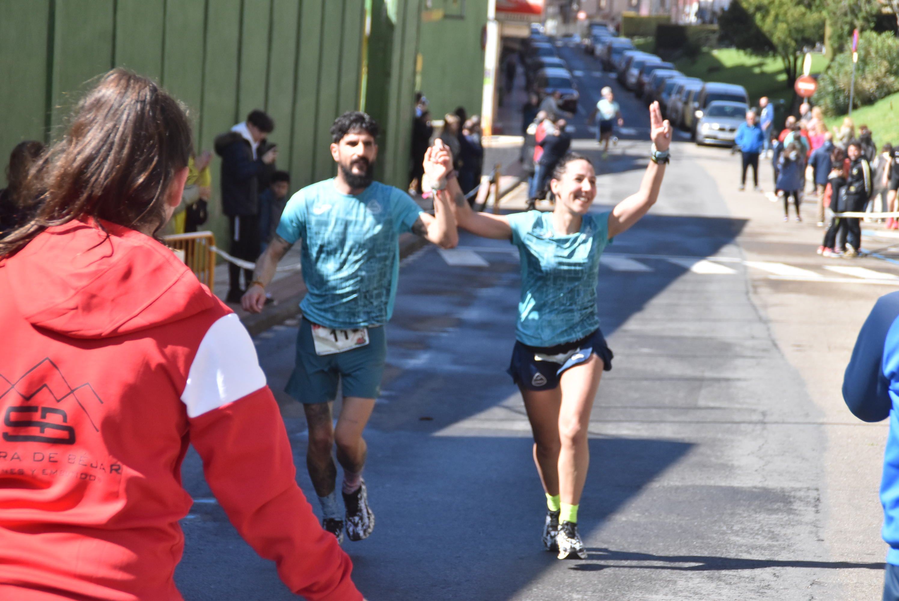 Dani Sanz y Ester Rodríguez ganan la Medio Maratón de Béjar