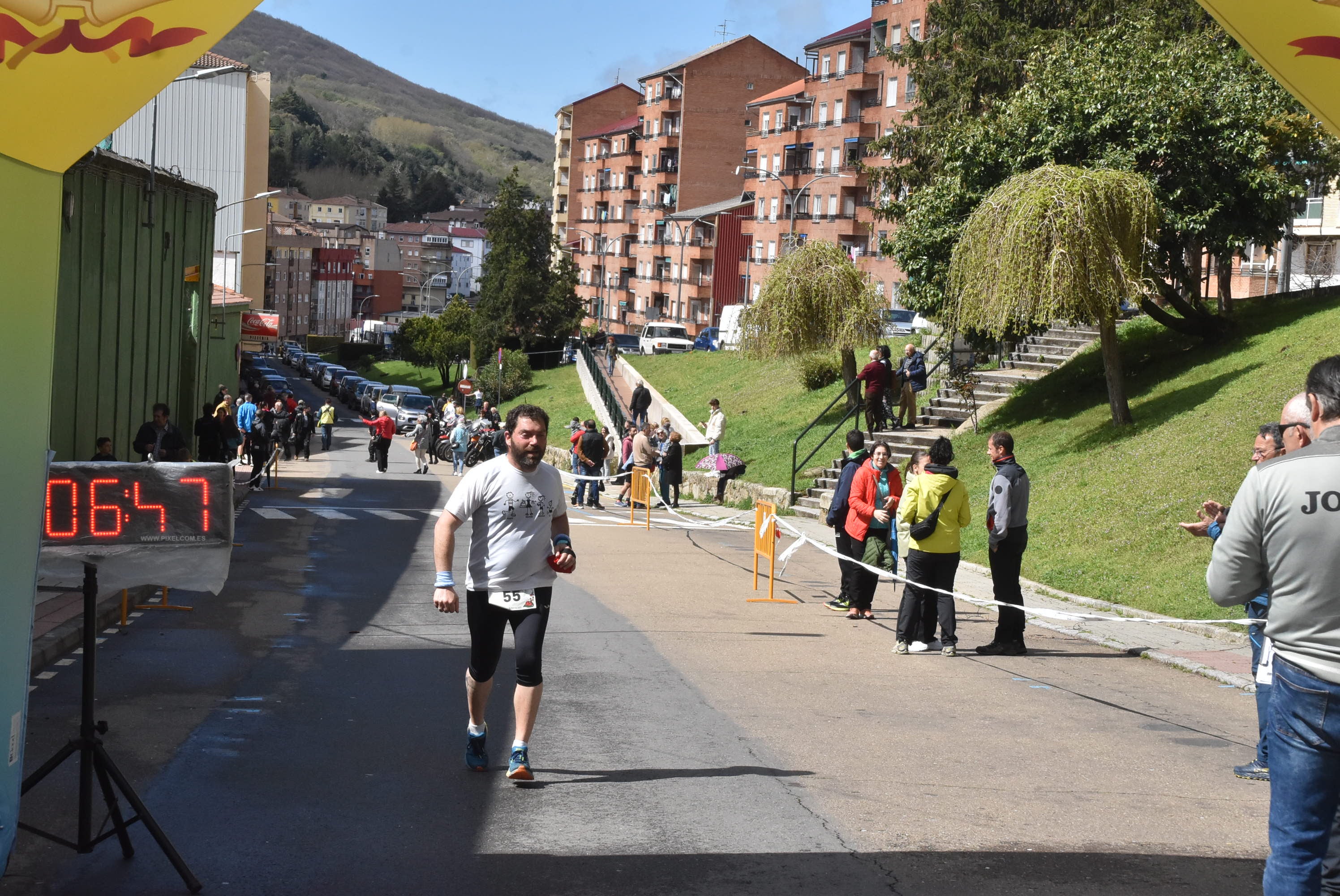 Dani Sanz y Ester Rodríguez ganan la Medio Maratón de Béjar