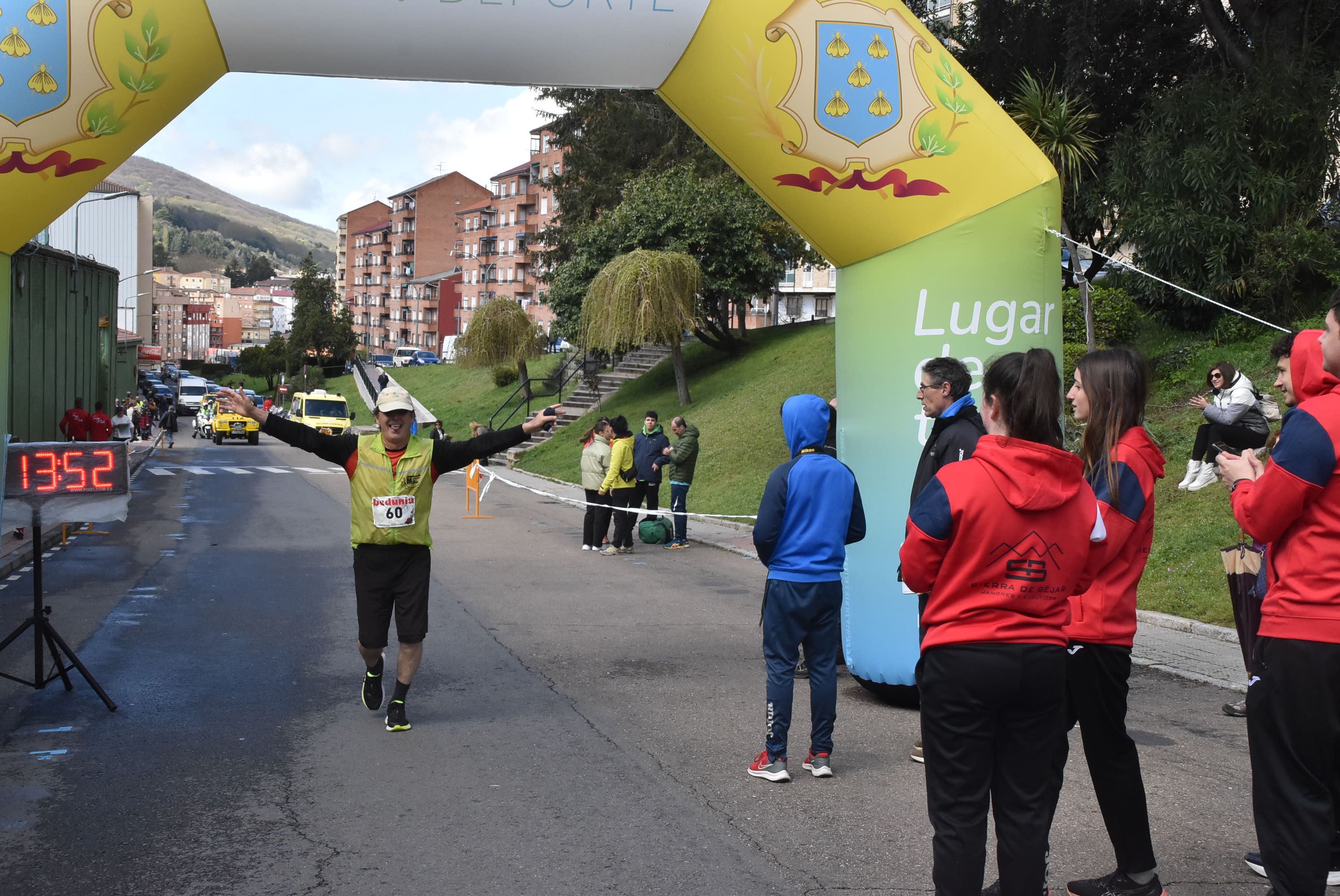 Dani Sanz y Ester Rodríguez ganan la Medio Maratón de Béjar