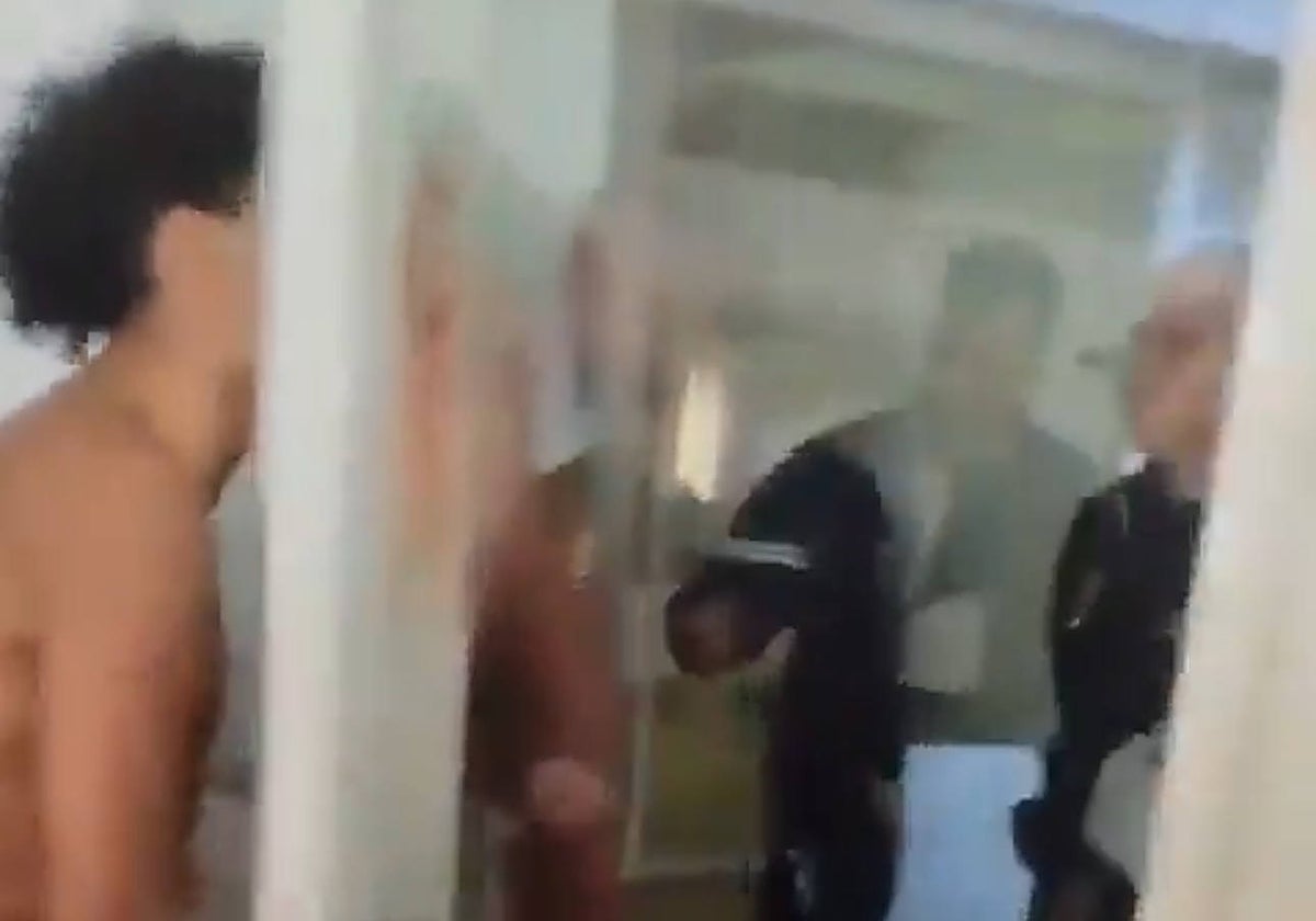 Interno del CIE-Madrid intimida a varios Policías Nacionales.