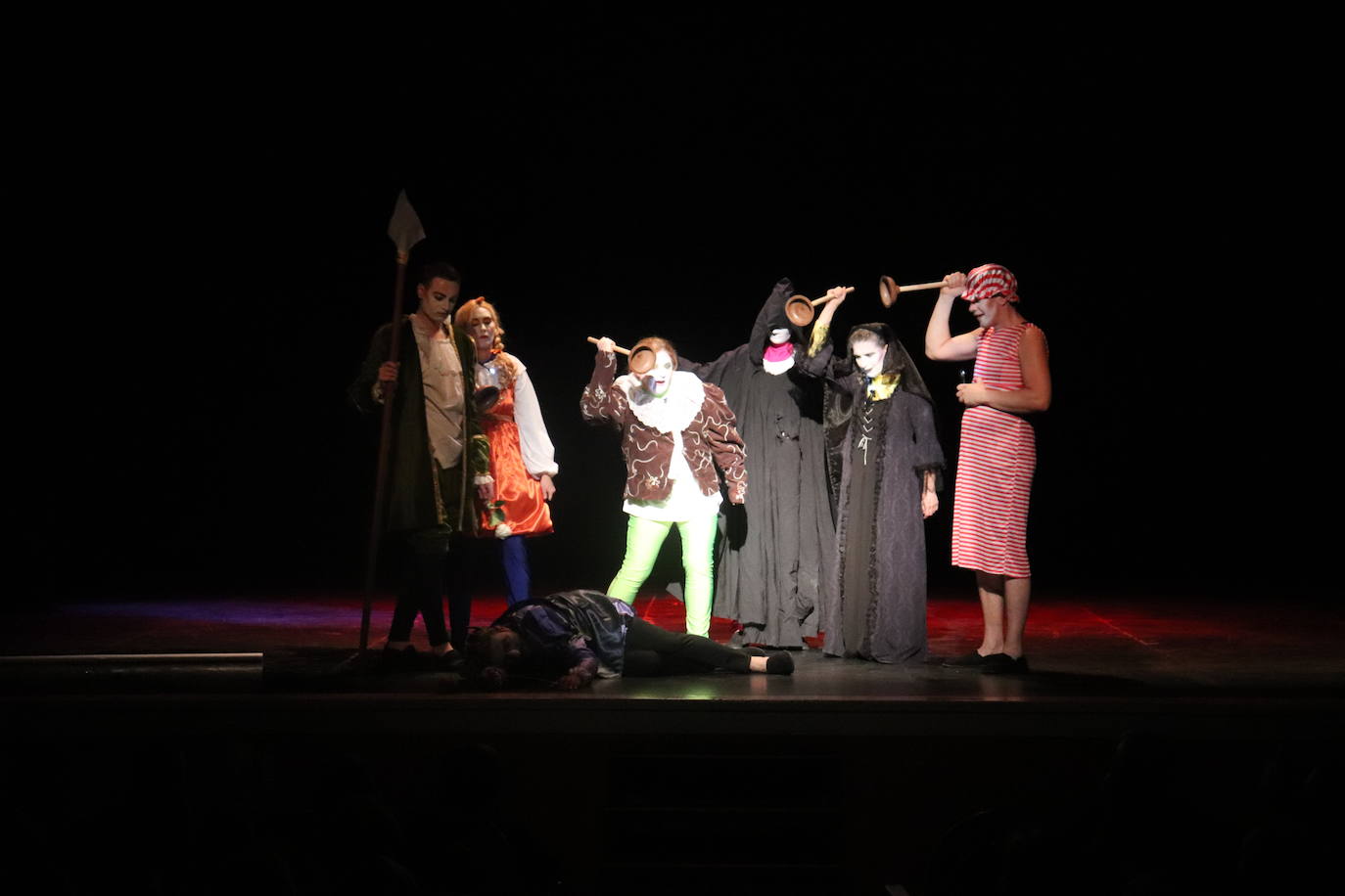 Carasses Teatro y El Duende de Lerma triunfan en el XXVI certamen nacional de teatro de Béjar