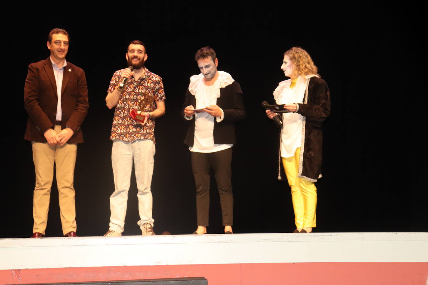 Carasses Teatro y El Duende de Lerma triunfan en el XXVI certamen nacional de teatro de Béjar