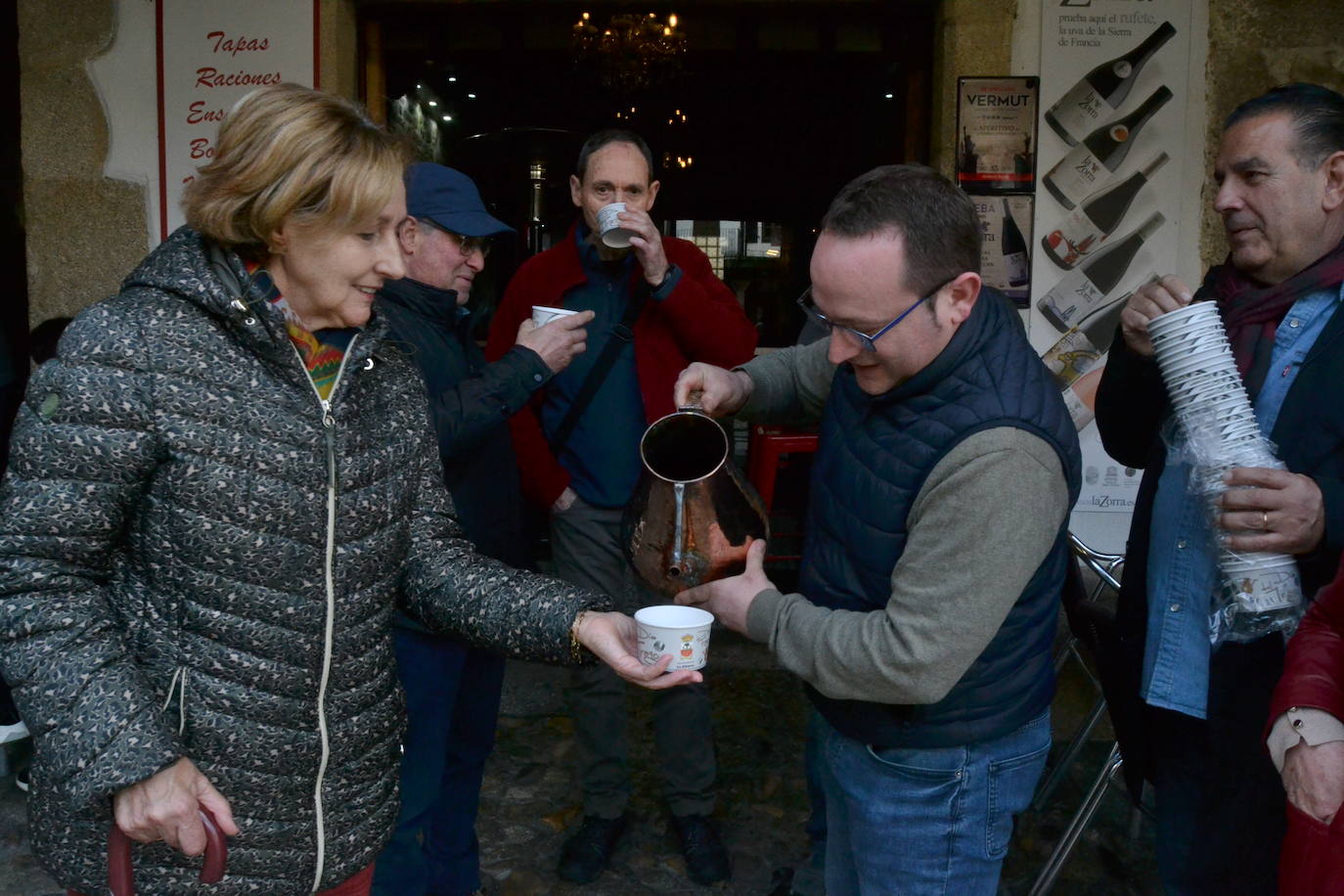 La Alberca celebra su trago más dulce para disipar a la lluvia