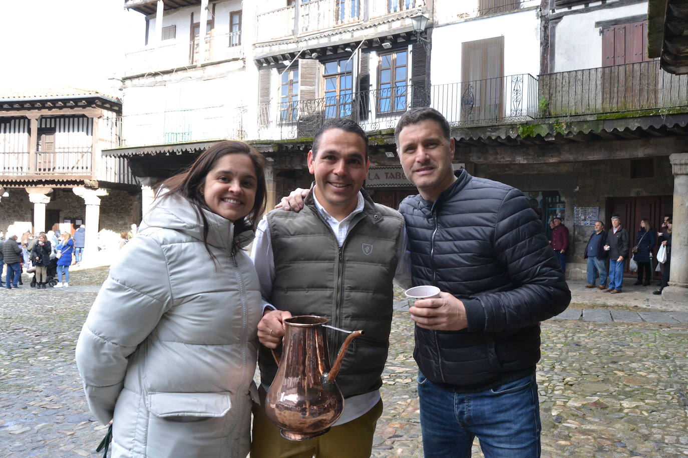 La Alberca celebra su trago más dulce para disipar a la lluvia