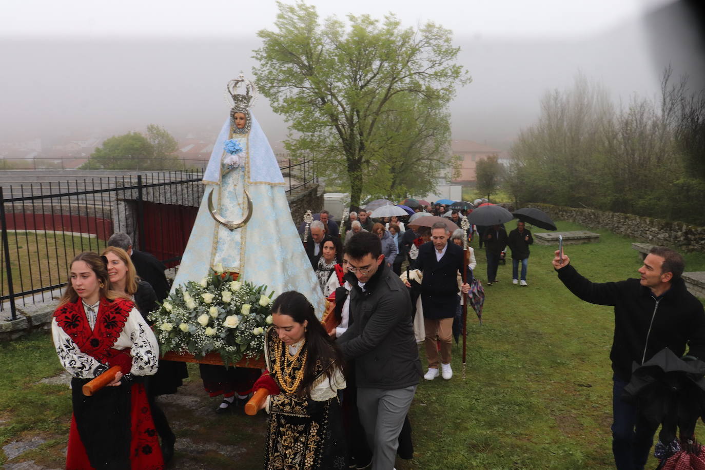 Los Santos no falta a su cita con la Virgen del Gozo