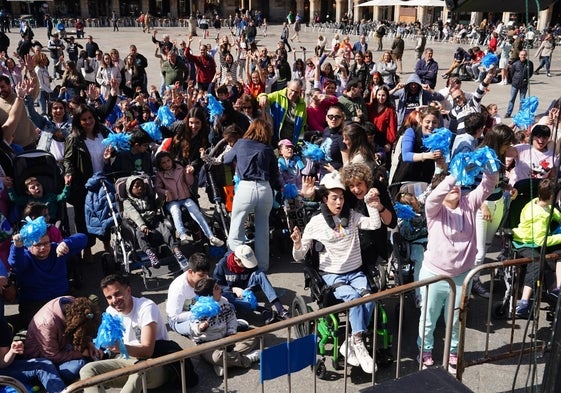 Alumnos del centro de Educación Especial La Cañada durante el acto de aniversario.