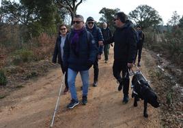 Uno de los últimos grupos que ha recorrido el paseo inclusivo de la ruta de Valdelosa.