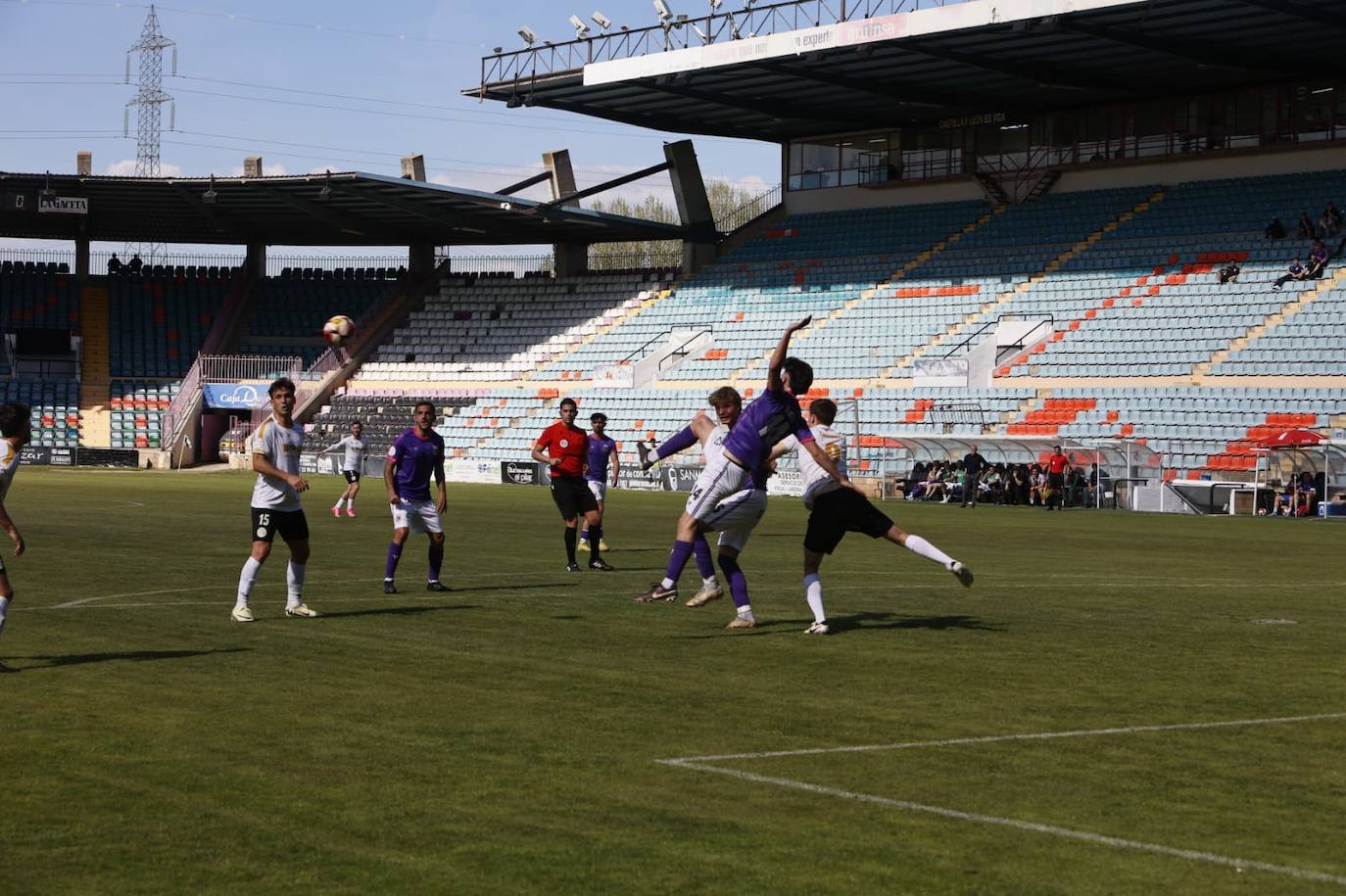 Las mejores imágenes de la victoria del Salamanca UDS al Palencia (2-0)