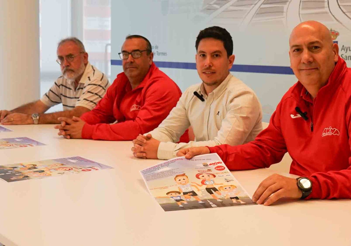 Manuel Santos, José Santos, Jorge Valiente y José Luis Montes en la presentación de la X Carrera Solidaria de Santa Marta de Tormes.