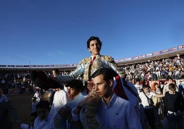 Marco Pérez sale a hombros de Guijuelo.