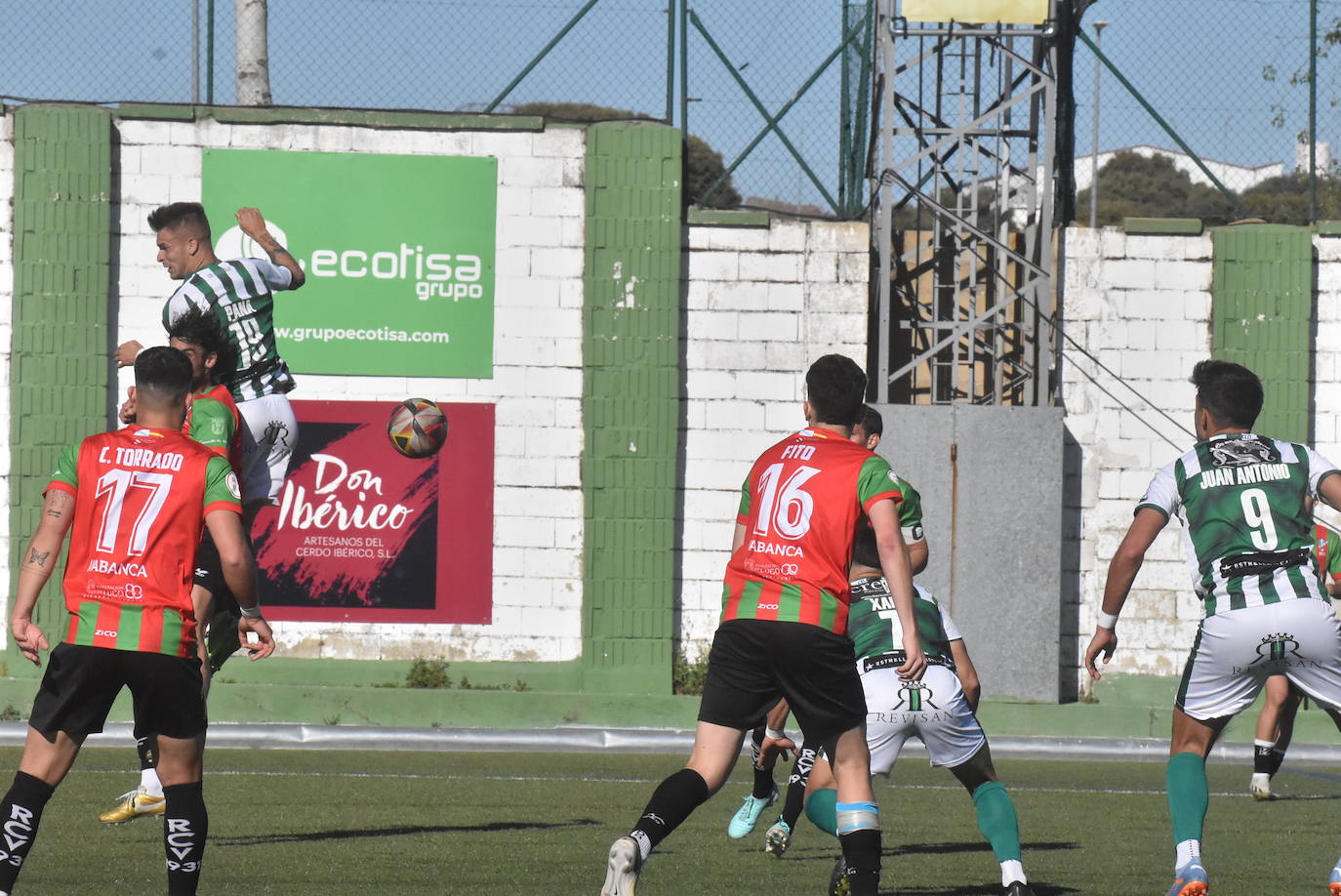 Explosión de alegría del Guijuelo tras clasificarse para el playoff