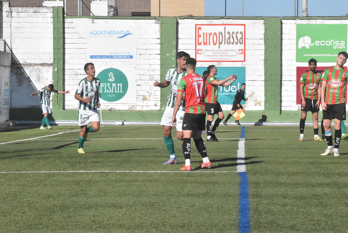 Explosión de alegría del Guijuelo tras clasificarse para el playoff