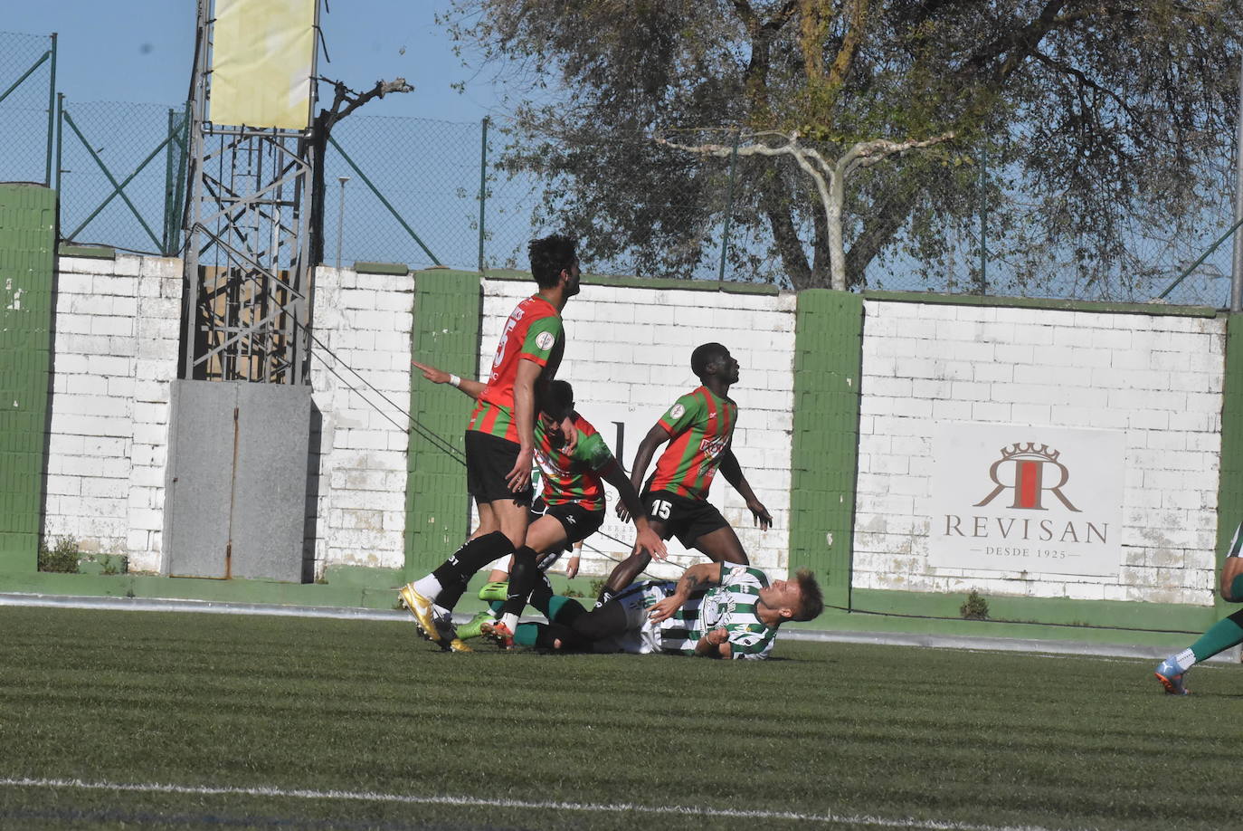 Explosión de alegría del Guijuelo tras clasificarse para el playoff