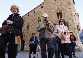 Turistas visitan la ciudad este martes.