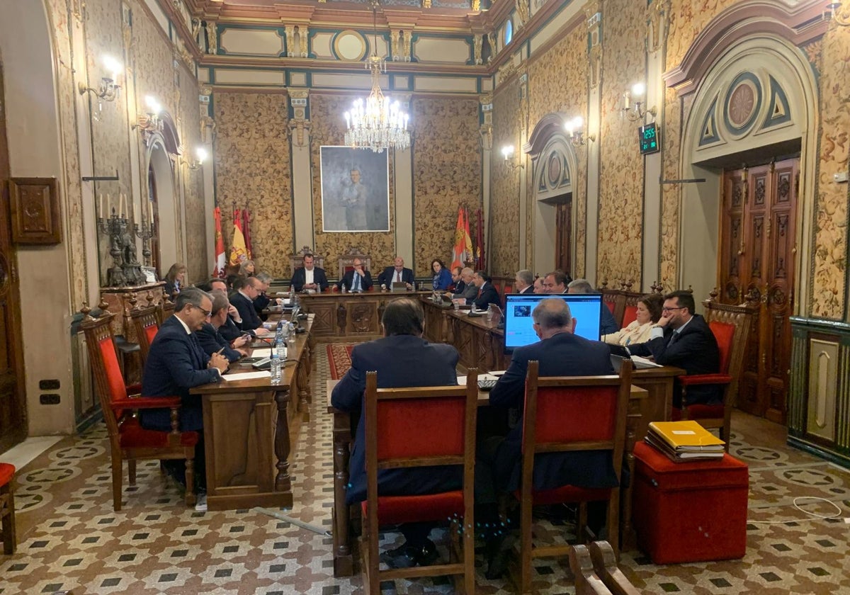 Pleno extraordinario en la Diputación de Salamanca.