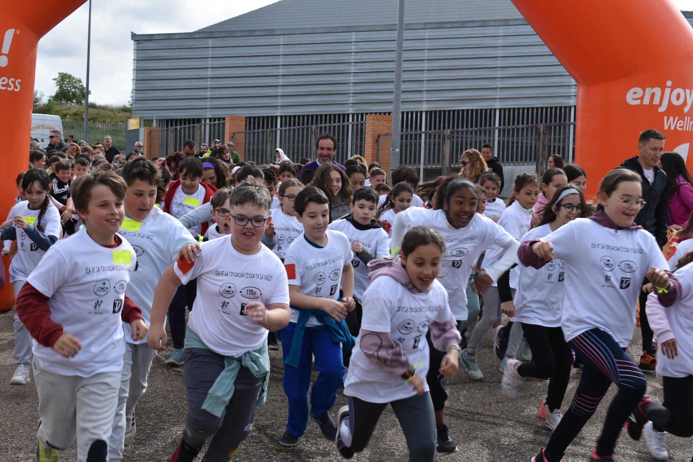 Así han bailado los escolares de Carbajosa al ritmo de Don Omar, Pitbull, Daddy Yankee o &#039;La Pantera Rosa&#039;