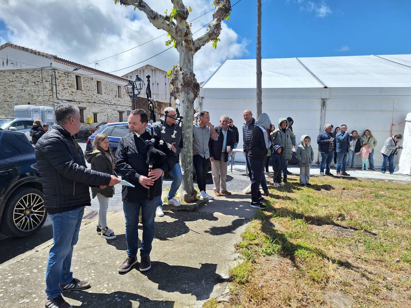 Aldeavieja de Tormes celebra una animada fiesta de la matanza