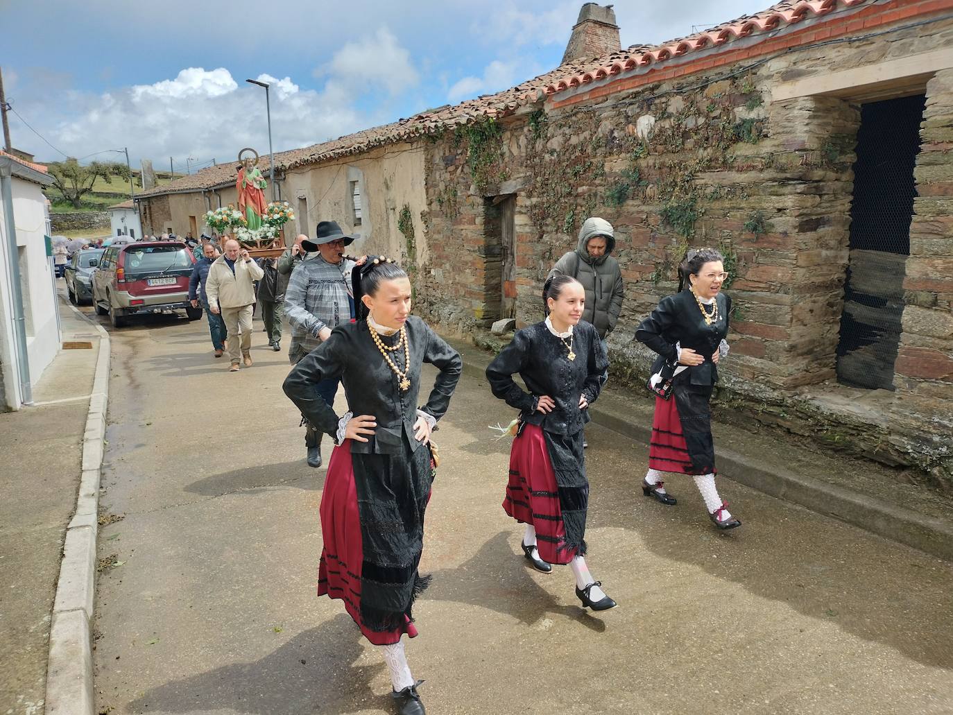 Animada jornada festiva en Cabezuela de Salvatierra en honor a San Marcos