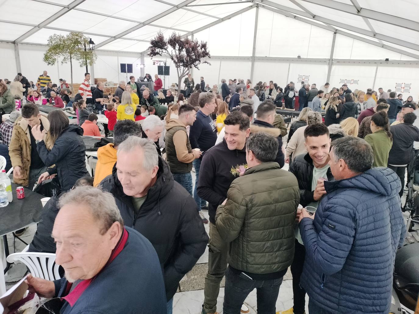 Aldeavieja de Tormes celebra una animada fiesta de la matanza