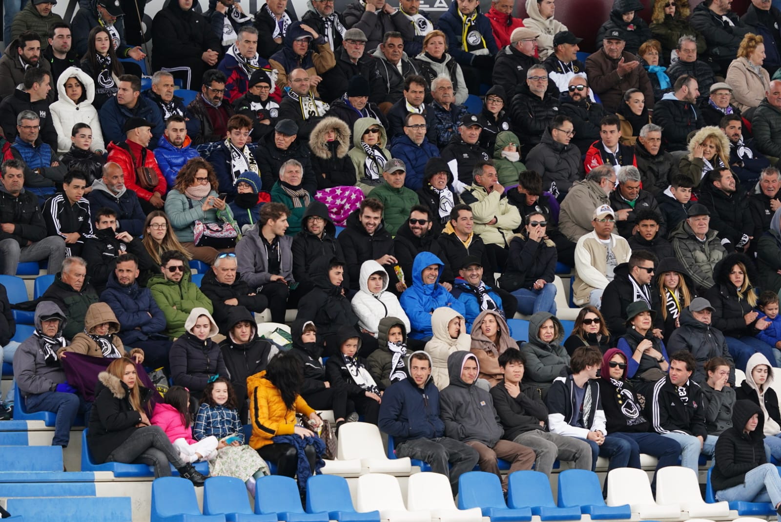 Búscate en la grada del Reina Sofía en el partido contra el Sabadell