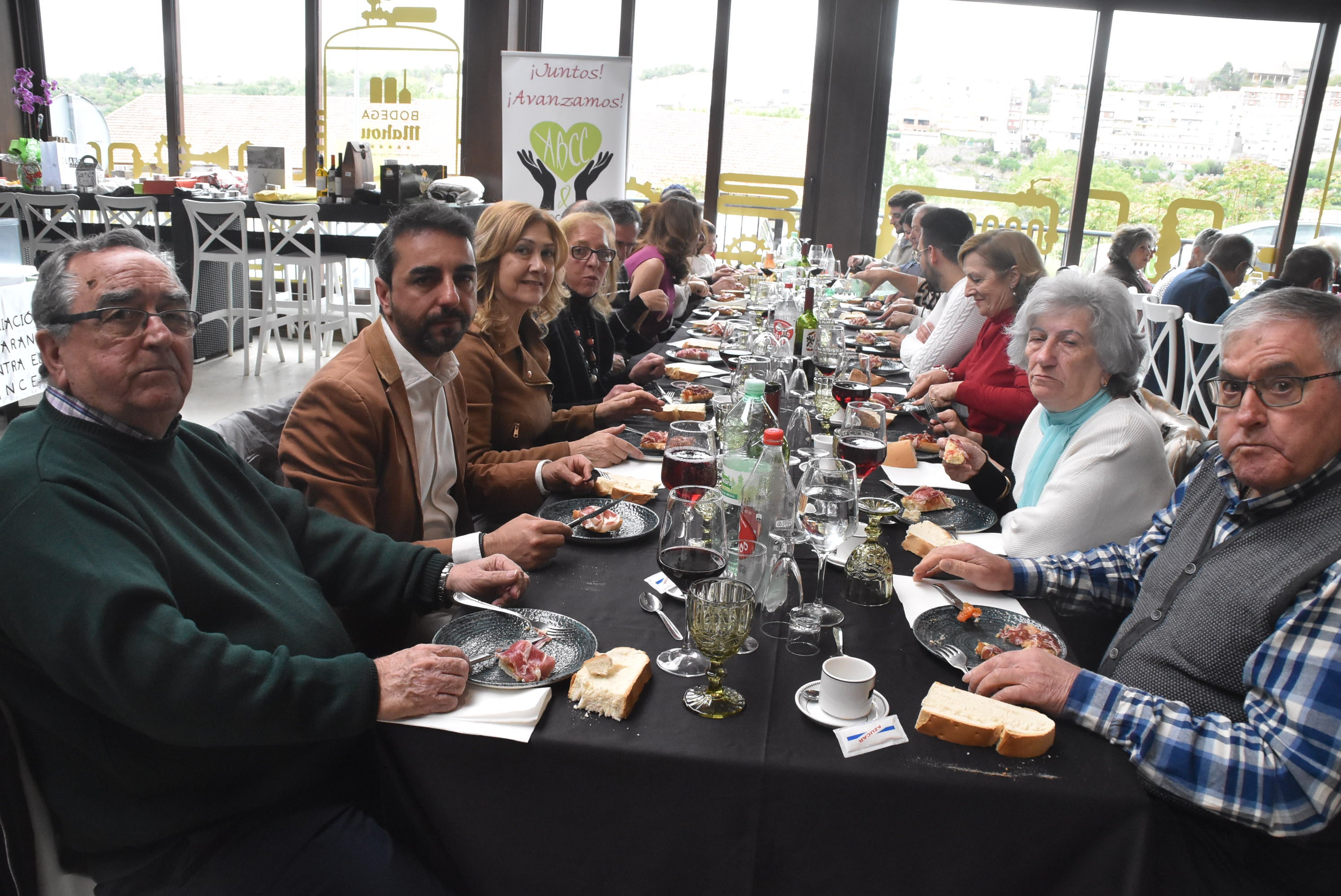 Primera comida benéfica a favor de la asociación bejarana contra el cáncer