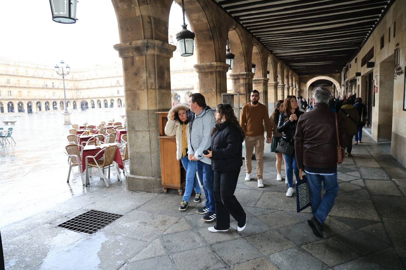 Una intensa granizada sorprende a los salmantinos en pleno centro