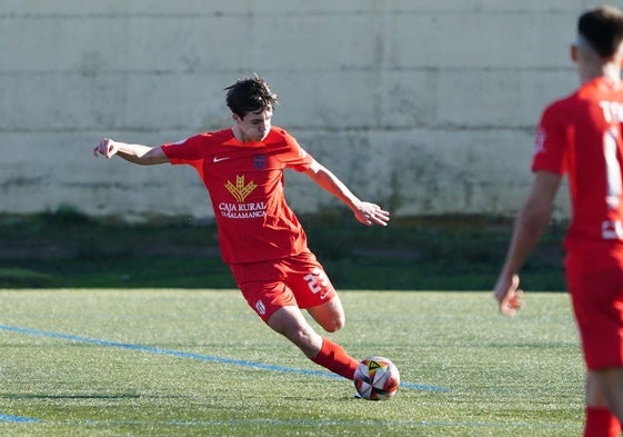 Quijano en el golpeo del balón.