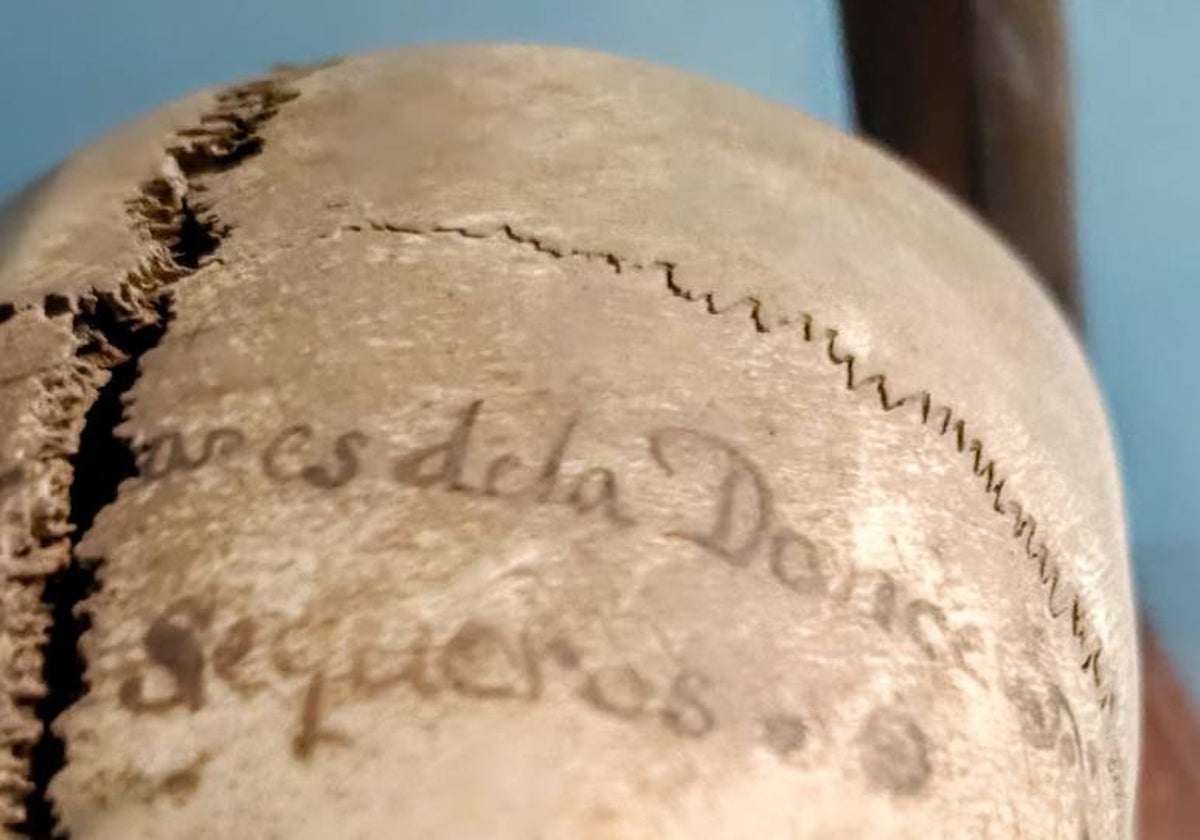 Inscripción en el cráneo reliquia de la Moza Santa de Sequeros