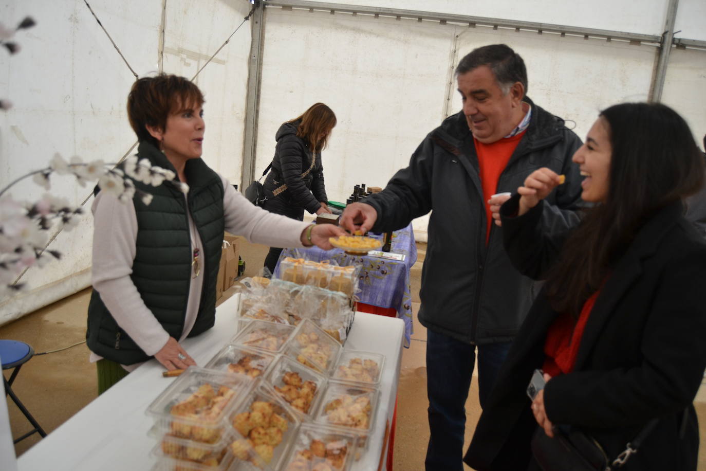 La Feria de San Felipe se impone a la lluvia en Barruecopardo