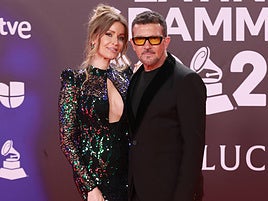 Nicole Kimpel y Antonio Banderas, en un evento.