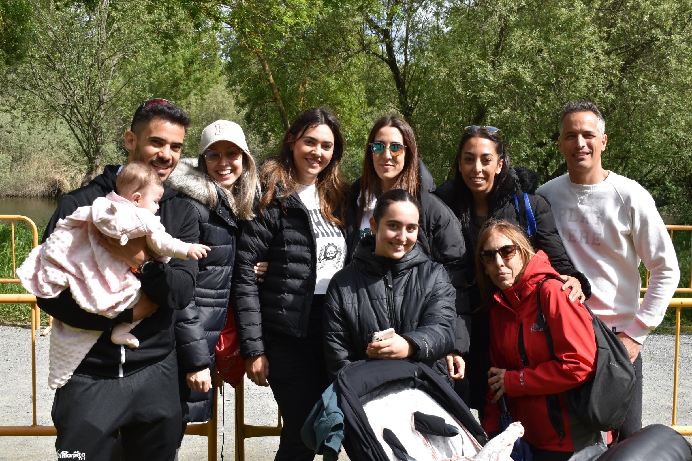 Pasos solidarios por la Isla del Soto a favor de AVIVA