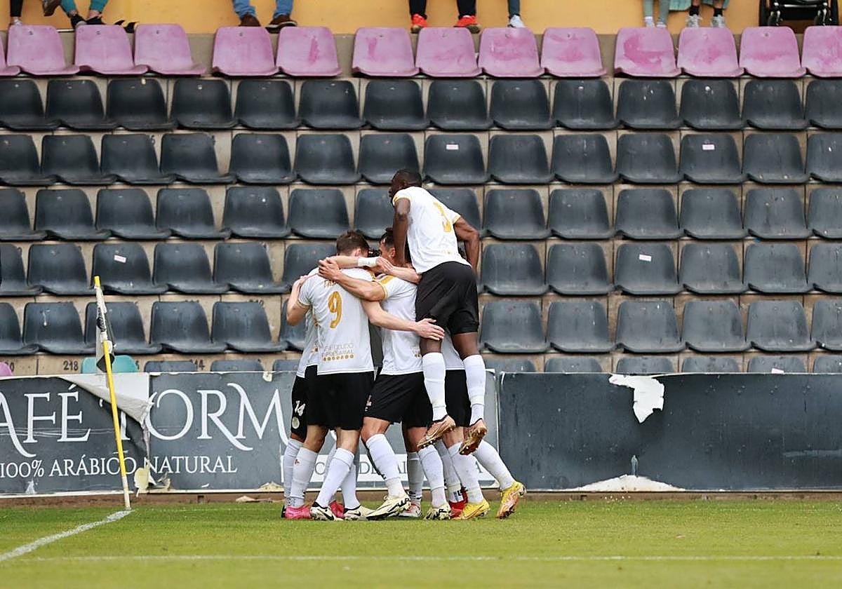 ¿Ve a este Salamanca capaz de triunfar en los playoff y conseguir el ascenso a Segunda RFEF?