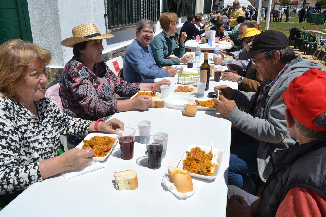 Una rica paella para cerrar las fiesta de Abusejo