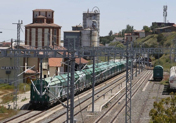 Estación de Tejares junto a la que es necesario reponer líneas de alta tensión.