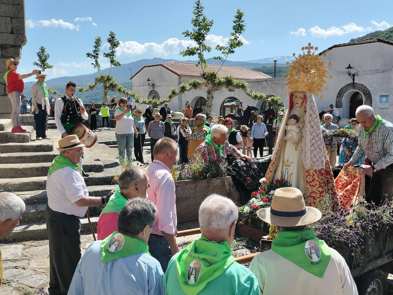 Unidos en torno a la Virgen de Montemayor