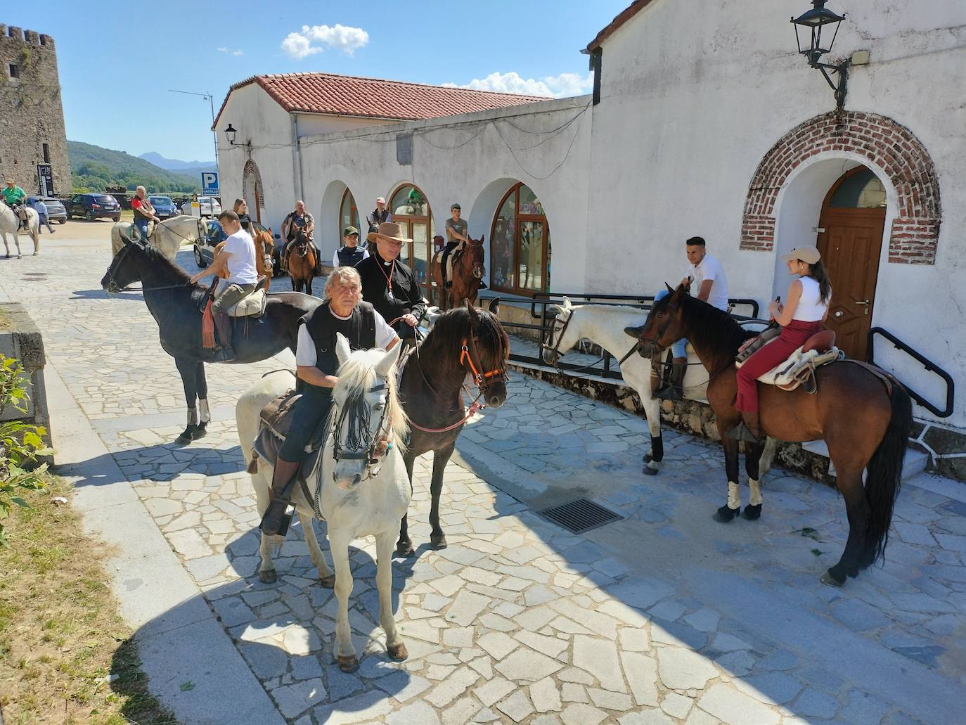 Unidos en torno a la Virgen de Montemayor