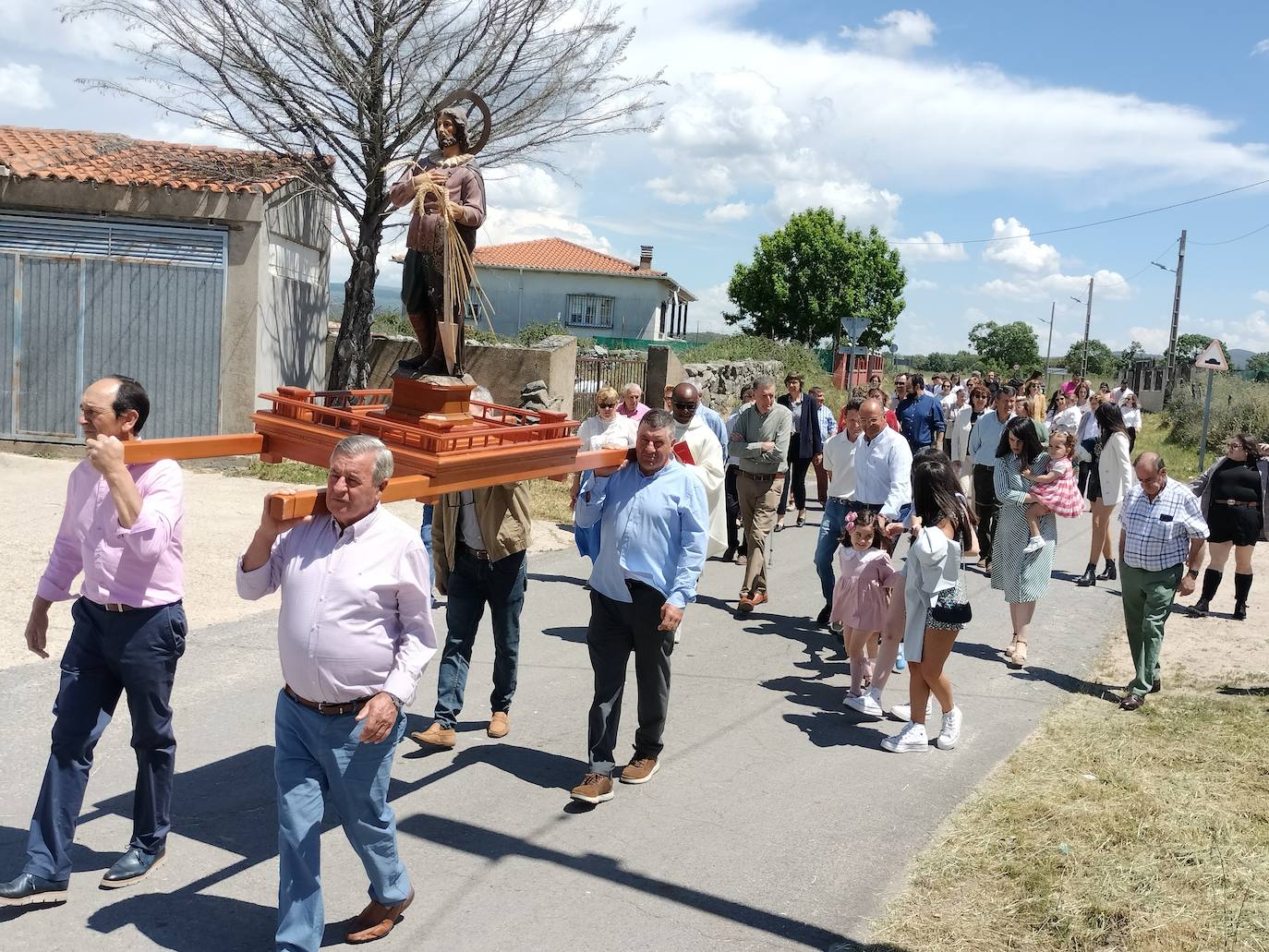 Peromingo cumple con San Isidro y celebra su día de fiesta