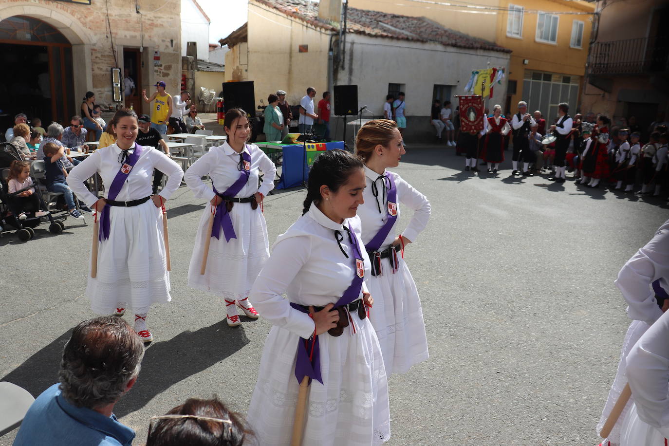 Jornada de tradición y danzas en Cespedosa de Tormes