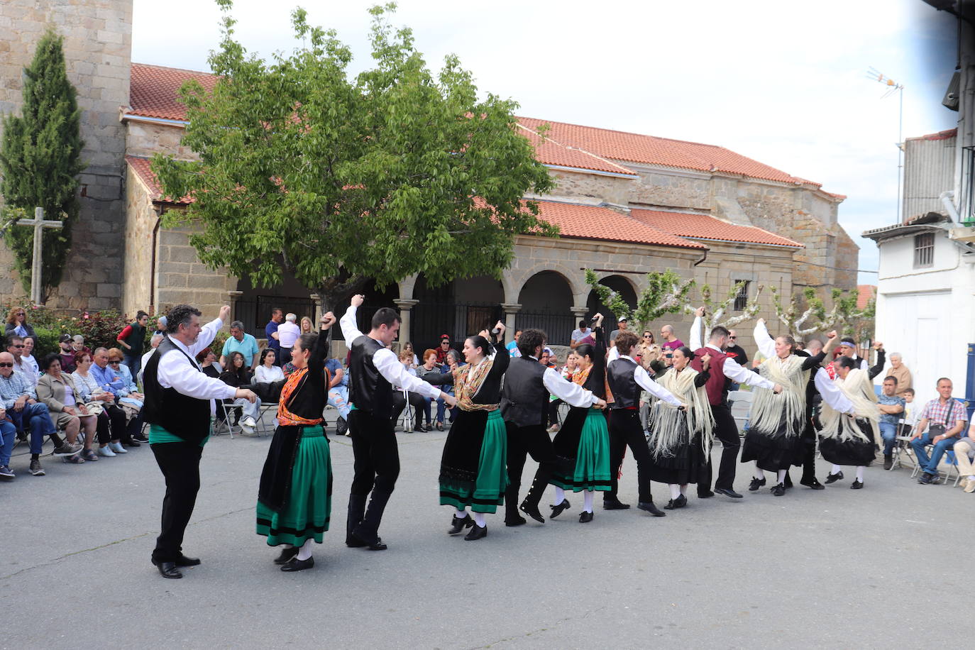 Jornada de tradición y danzas en Cespedosa de Tormes