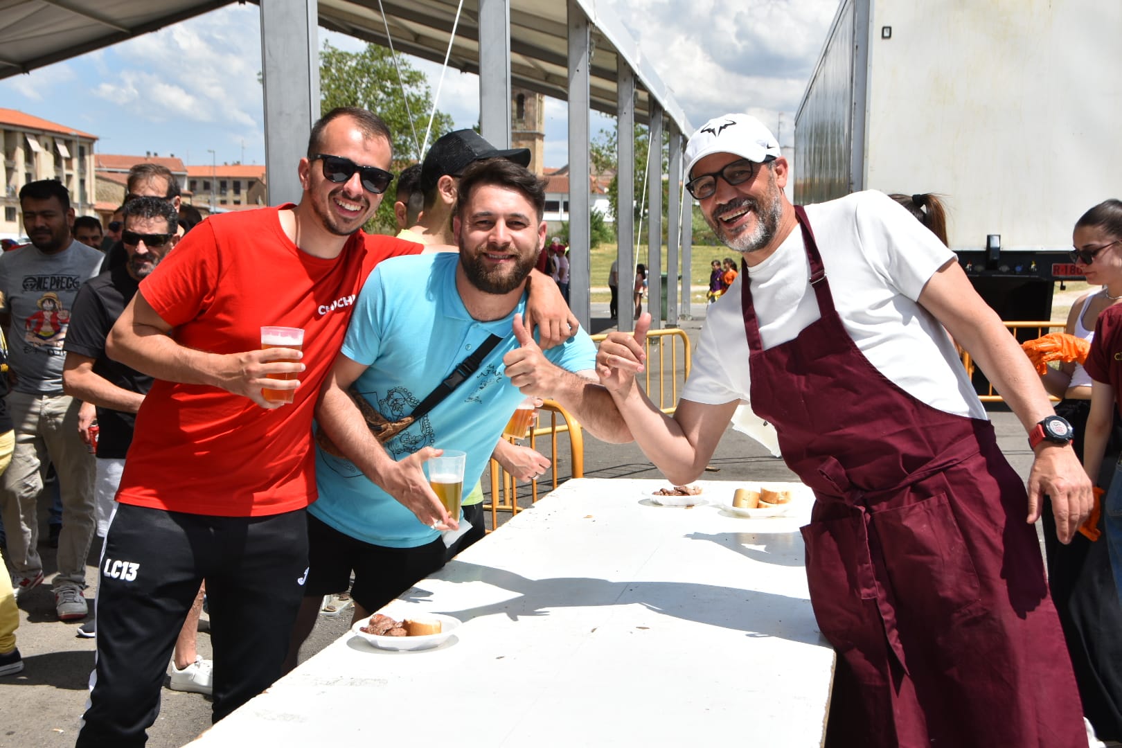 Parrillada para 2.000 personas en Villamayor