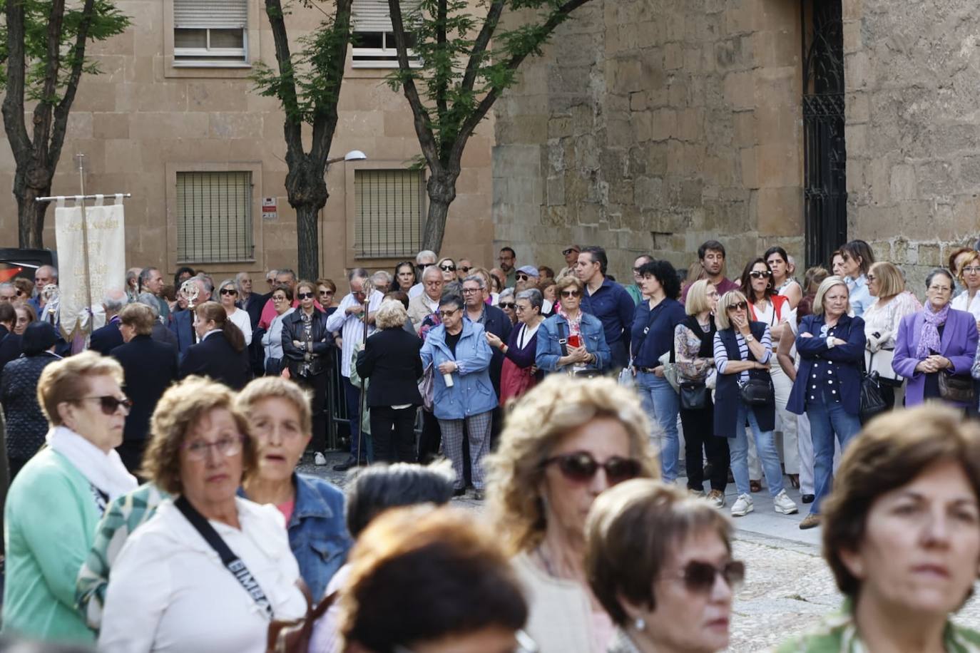 Multitudinaria procesión del Cristo de los Milagros