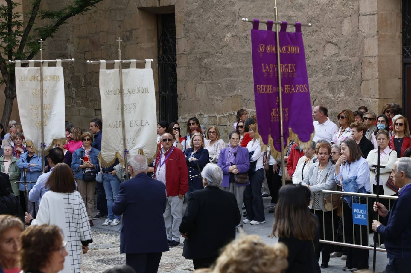 Multitudinaria procesión del Cristo de los Milagros