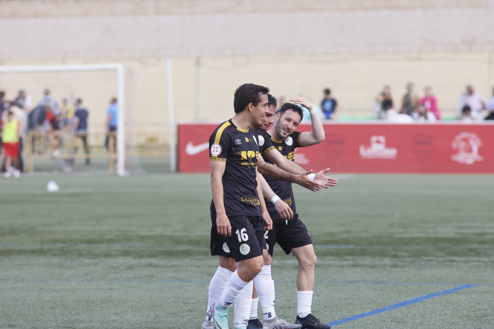 Las mejores imágenes de la victoria del Salamanca UDS a la UD Santa Marta (1-3)