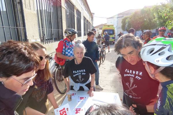 Más de 150 ciclistas en el paraíso de Alaraz