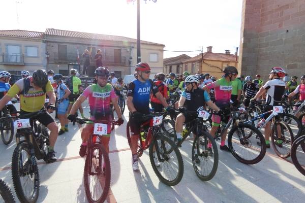 Más de 150 ciclistas en el paraíso de Alaraz